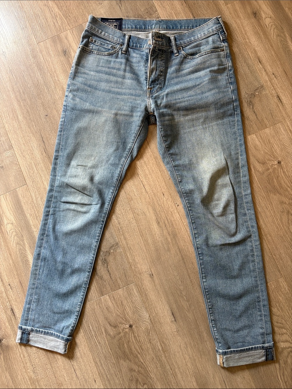 Abercrombie & Fitch Light Wash Slim Men’s Jeans